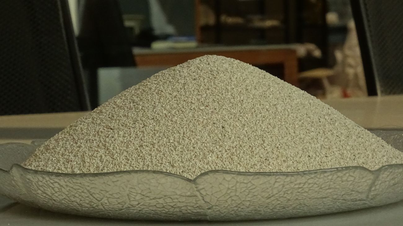 terracotta grog 60 mesh side view in a bowl